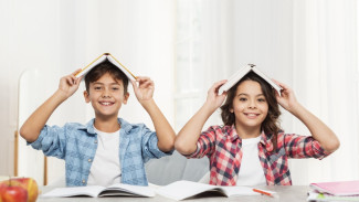 Sulit Seimbangkan Aturan dan Kedekatan? Coba 4 Trik Parenting Ini!