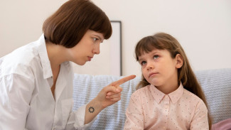 Mengabaikan Emosi Anak? Ini Kesalahan Besar dalam Pola Asuh!