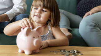 Ajarkan Anak Cerdas Finansial Sejak Dini, Simak Tips Mengelola Uang yang Bijak!