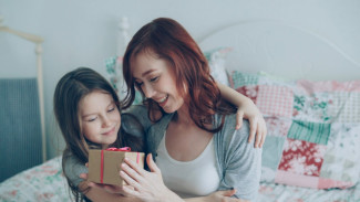5 Cara Mudah untuk Orang Tua Mengajarkan Anak Selalu Bersyukur