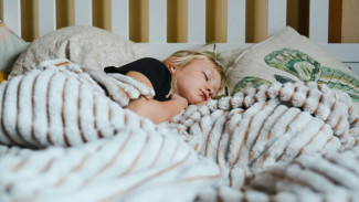 5 Tips Mudah Agar Anak Tetap Merasa Hangat dan Nyaman di Musim Hujan