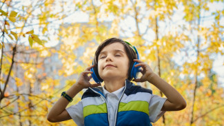Ternyata Mendengarkan Musik Memiliki Banyak Manfaat terhadap Anak? Untuk Mengetahuinya, Simaklah Artikel Ini!