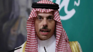 Saudi-Iran Selaraskan Langkah Regional via Telepon Faisal-Araqchi