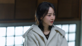 Shin Hae Sun Menjadi Wanita Misterius dengan Banyak Wajah dalam Drama “The Art of Sarah”