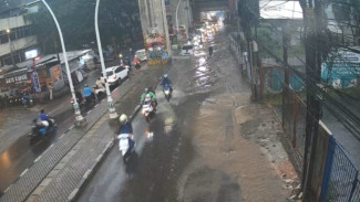 8 Ruas Jalan Jakarta Tergenang Banjir Akibat Hujan Deras
