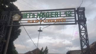 Menu Ayam Terasa Asam, Program MBG di MTsN 12 Banyuwangi Tuai Rasa Was-was Wali Murid