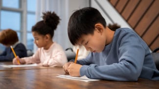 Teori Kecerdasan & Growth Mindset! Cara Anak Belajar Lebih Percaya Diri