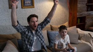 Ayah Gamer Adalah Guru Emosi Utama Bagi Anak di Rumah