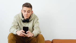 5 Tanda Anak Kecanduan Gadget, Apa yang Harus Dilakukan?
