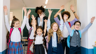 Memahami Anak Usia 6–12 Tahun dengan Pendekatan Montessori