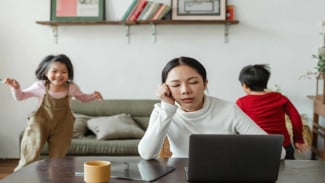Milenial Parent Rentan Burnout, Kenali Penyebab dan Cara Mengatasinya
