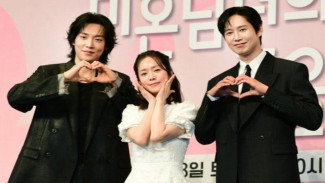 Han Ji Min Reunian dengan Cinta Lama Shin Jae Ha di Drama The Practical Guide To Love