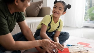 Parenting Asik, Membangun Kedekatan Emosional dengan Anak di Era Digital