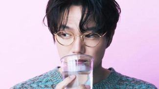 Comeback Jadi MC! Sung Si Kyung Siap Buka Musim Baru The Seasons pada 27 Maret