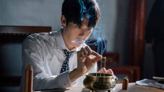 Yoo Yeon Seok Jadi Pengacara Dukun? Drama Korea 'Phantom Lawyer' Langsung Melejit No. 1, Ini 3 Alasannya!