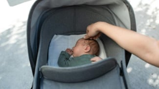 Bayi Sering Terbangun di Malam Hari? Ini Penyebab dan Cara Mengatasinya