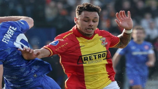 Heboh “Passportgate”! Status Dean James Picu Polemik di Eredivisie