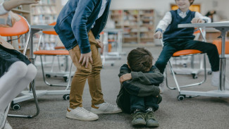 Anak Jadi Korban Bully? Ini 5 Cara Orang Tua Menguatkan Hatinya