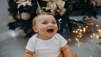 Panduan Milestone Gerak Tubuh Bayi: Mengenal 8 Gerakan Motorik Penting Sejak Usia 9 Bulan