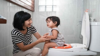 Agar Anak Cepat Lepas Popok, Ini Tips Toilet Training yang Efektif