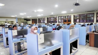 Mengapa Orang Tua Perlu Menemani Anak Saat SNBT Meski Lokasinya Jauh?