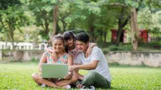 Ketika Gen Z Menjadi Orang Tua Beginilah Cara Mengasuh Anaknya Dengan Adaptasi Zaman