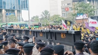 Aksi Demo Mahasiswa, dari Blokade Aparat hingga Alasan Sterilisasi Kawasan Bundaran HI