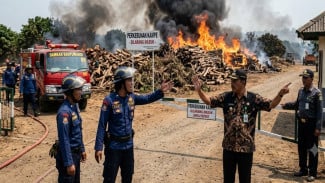 Kebakaran di Kebun Kampe: Petugas Damkarmat Banyuwangi Diduga Sempat Ditolak Masuk