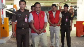 Kejati Jatim Tahan 3 Tersangka Kasus Korupsi Penyaluran KUR di Jember