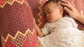 Bukan Manja, Ini Alasan Medis Kenapa Toddler Suka Menempel pada Ibu