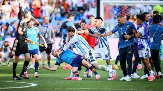 FIFA Buka Investigasi Kericuhan Pemain Argentina vs Spanyol