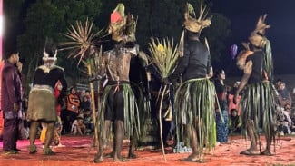Karnaval Agustusan Naik Kelas, Pemdes Alasbuluh Lahirkan Karnaval Kolosal