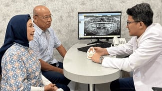Nenek-Kakek Dental Care Center: Perawatan Gigi Khusus Lansia dari RSGM YARSI