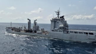 TNI AL Gelar Latihan RAS dan Manuver Tempur L-3 di Laut Jawa