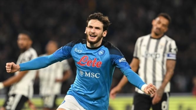 Selebrasi pemain Napoli usai membobol gawang Juventus.