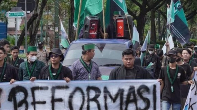 Aksi Massa HMI kecam represi aparat Polri di Dompu, 2022.