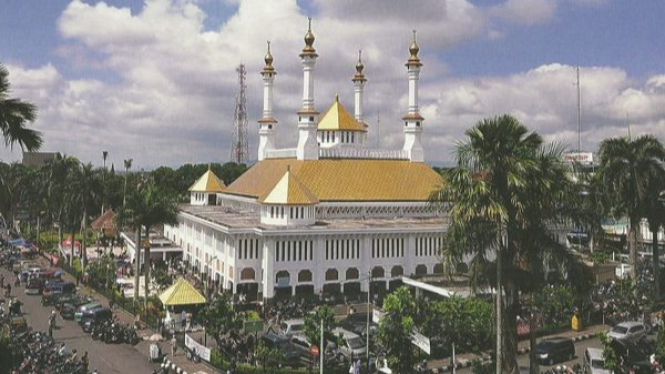 Masjid Agung Kota Tasikmalaya, Jawa Barat.