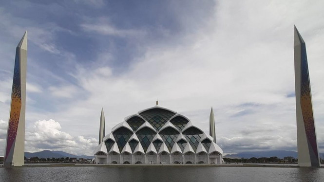 Masjid Raya Al Jabbar, Kota Bandung, Jawa Barat.