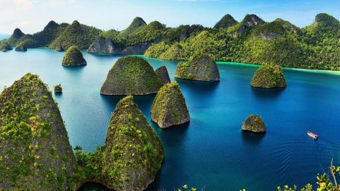 Raja Ampat Papua, pesona wisata bahari Indonesia.