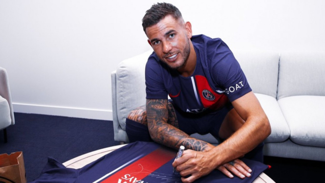 Paris Saint-Germain “PSG” Rekrut Bek Prancis Lucas Hernandez.