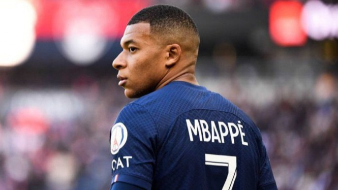 Kylian Mbappé dikabarkan tolak tawaran Al-Hilal.