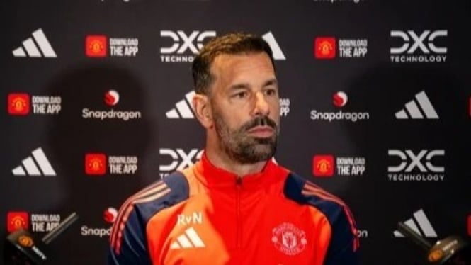 Ruud van Nistelrooy Bertekad Pertahankan Peran di Manchester United.