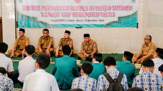 Sekda Ciamis, Andang Firma hadiri Bimtek Manajemen Remaja di Masjid.