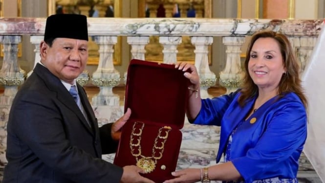 Presiden Prabowo menerima penghargaan dari Presiden Peru.