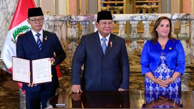 Presiden Indonesia, Prabowo Subianto bersama Presiden Peru.