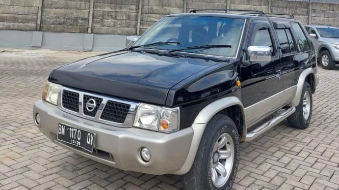 Nissan Terrano Kingsroad K1 (2003) - SUV Ikonik dengan Gaya Macho.