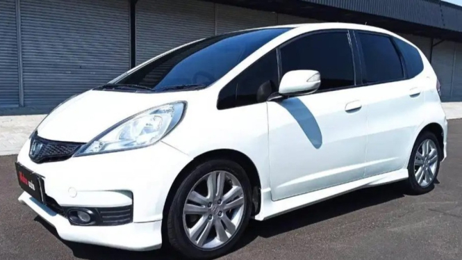 Honda Jazz GE8, generasi kedua dari Jazz.