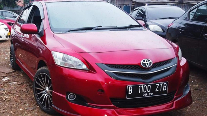 Tampilan depan Toyota Vios Gen-2 (2007-2013).