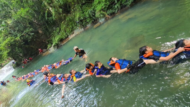 Serunya Body Rafting di Citumang Pangandaran.