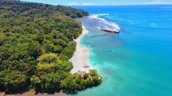 View Pantai Barat Pangandaran.